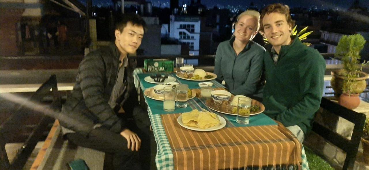 Looniva Guest House Lalitpur 外观 照片