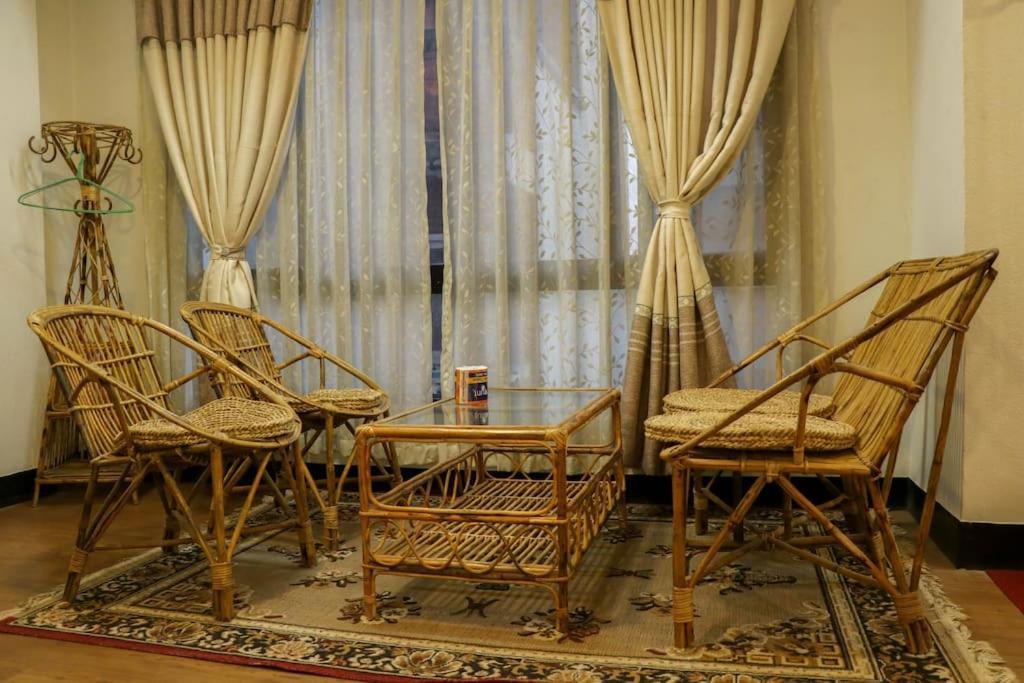 Looniva Guest House Lalitpur 外观 照片